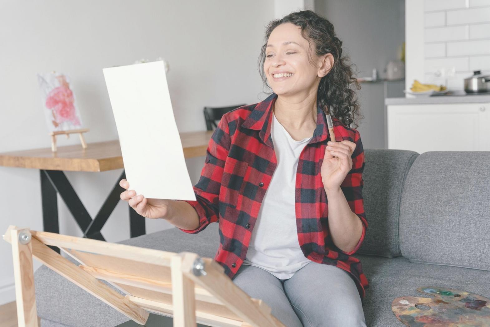 Finanzanalyst bei der Arbeit mit Marktdaten